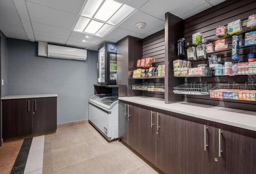 Coast Calgary Downtown Hotel & Suites By Apa