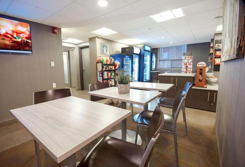 Coast Calgary Downtown Hotel & Suites By Apa