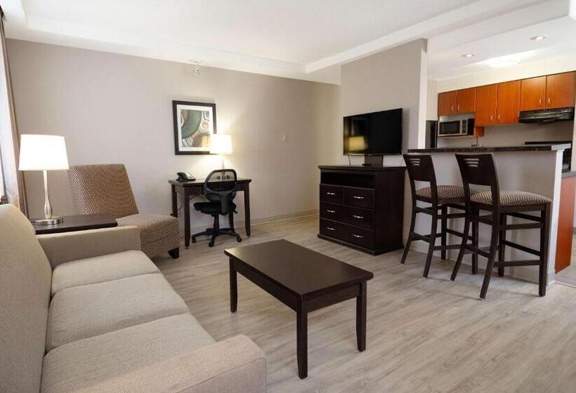 Coast Calgary Downtown Hotel & Suites By Apa