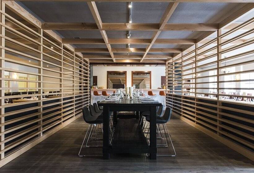 Coast Canmore Hotel & Conference Centre