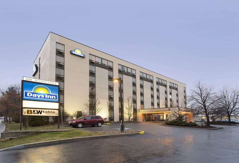 Отель Days Inn By Wyndham Ottawa West