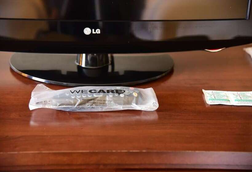 Отель Days Inn By Wyndham Ottawa West