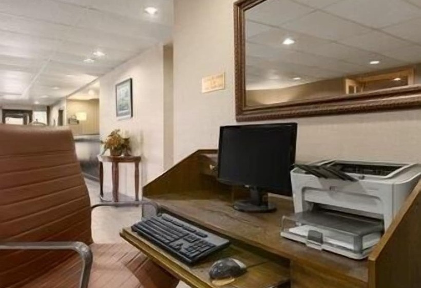 Отель Days Inn By Wyndham Stephenville