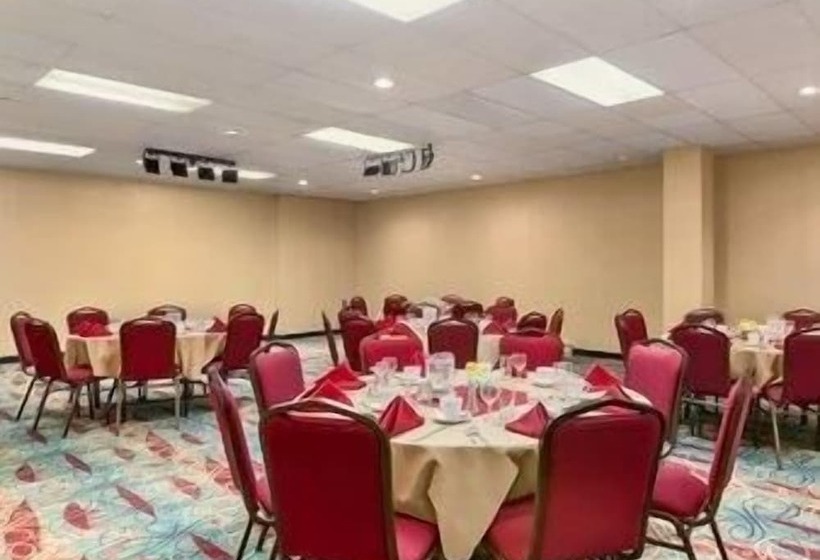 Отель Days Inn By Wyndham Stephenville