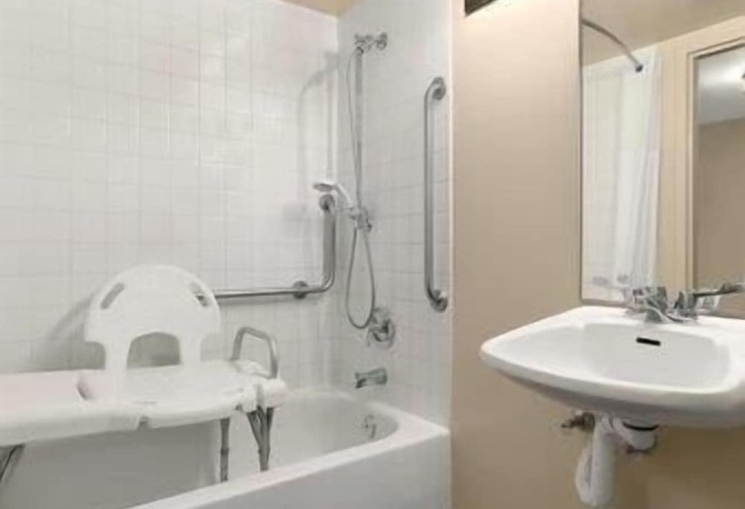 Отель Days Inn By Wyndham Stephenville