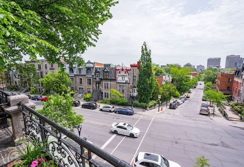 Отель De Paris Montreal