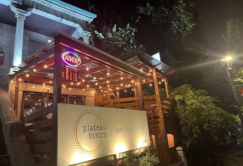 Отель De Paris Montreal