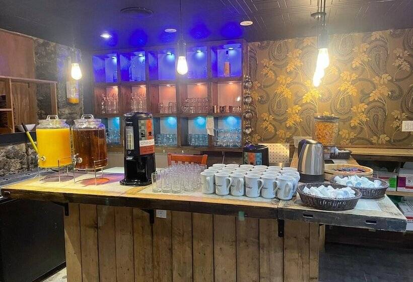 Отель De Paris Montreal