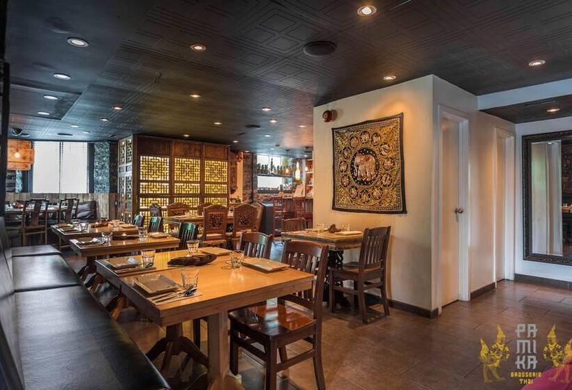 Отель De Paris Montreal