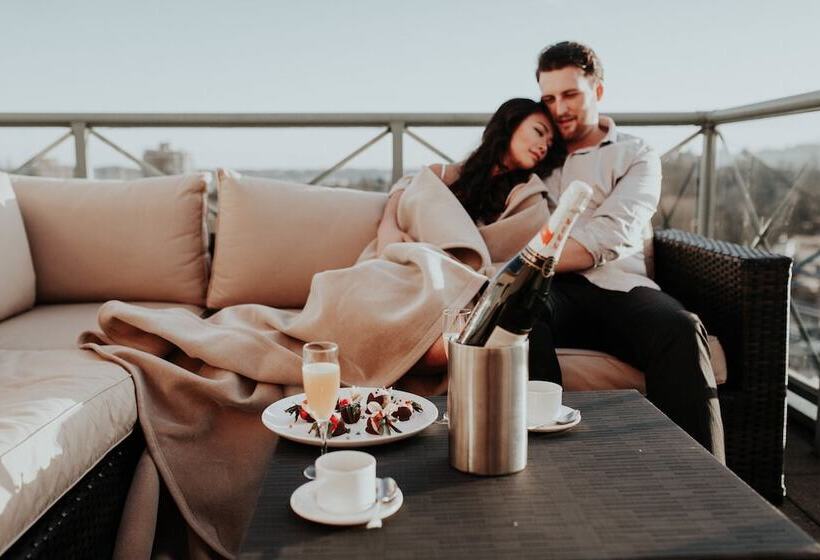 Executive Plaza Hotel & Conference Centre, Metro Vancouver