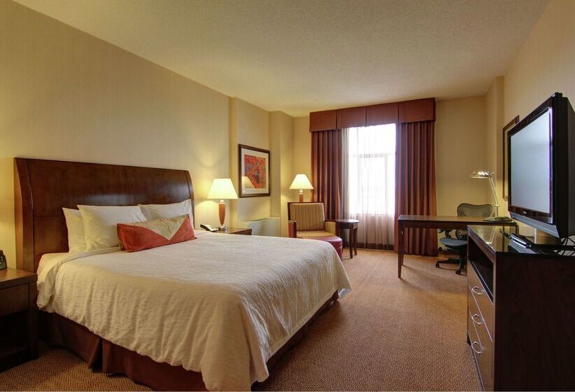 בית מלון כפרי Hilton Garden Inn Calgary Airport