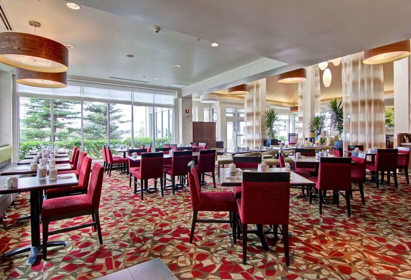 בית מלון כפרי Hilton Garden Inn Calgary Airport