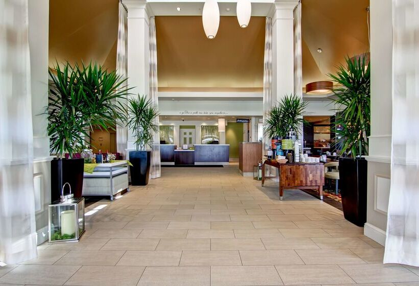 בית מלון כפרי Hilton Garden Inn Calgary Airport