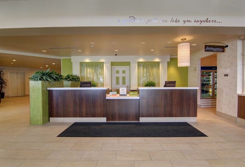 فندق Hilton Garden Inn Calgary Airport