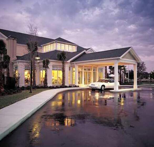 בית מלון כפרי Hilton Garden Inn Calgary Airport