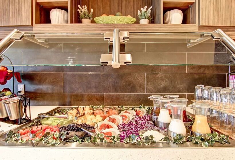 فندق Hilton Garden Inn Calgary Airport