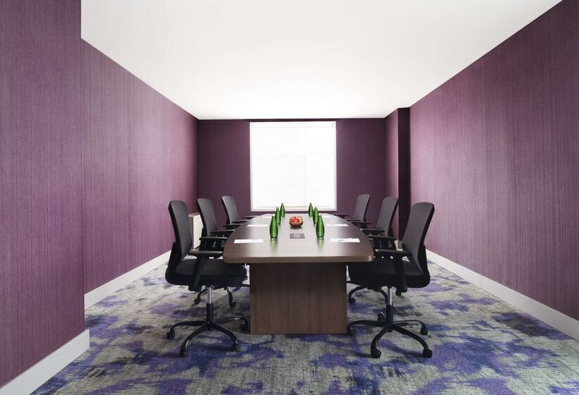 فندق Hilton Garden Inn Calgary Airport