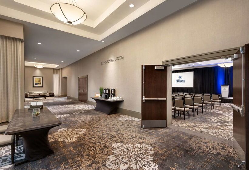 Отель Hilton Vancouver Airport