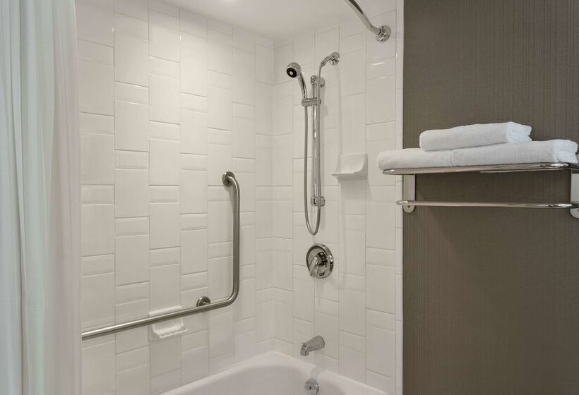 Отель Hilton Vancouver Airport