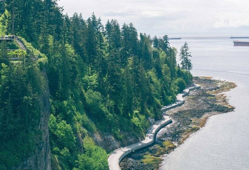 Отель Hilton Vancouver Airport