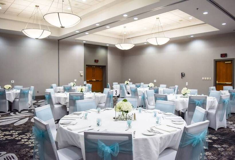 Отель Hilton Vancouver Airport