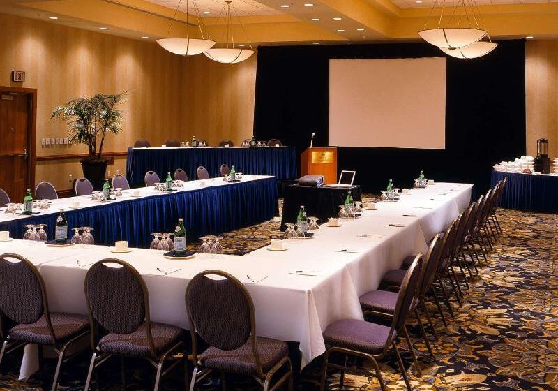 هتل Hilton Vancouver Airport