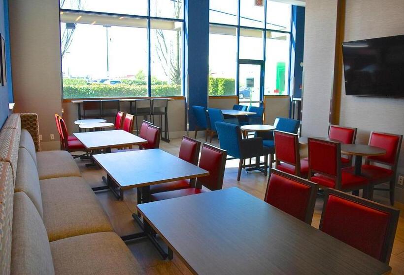 هتل Holiday Inn Express Vancouver Airport Richmond, An Ihg