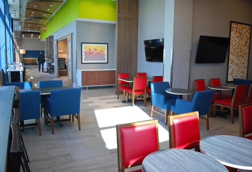 هتل Holiday Inn Express Vancouver Airport Richmond, An Ihg