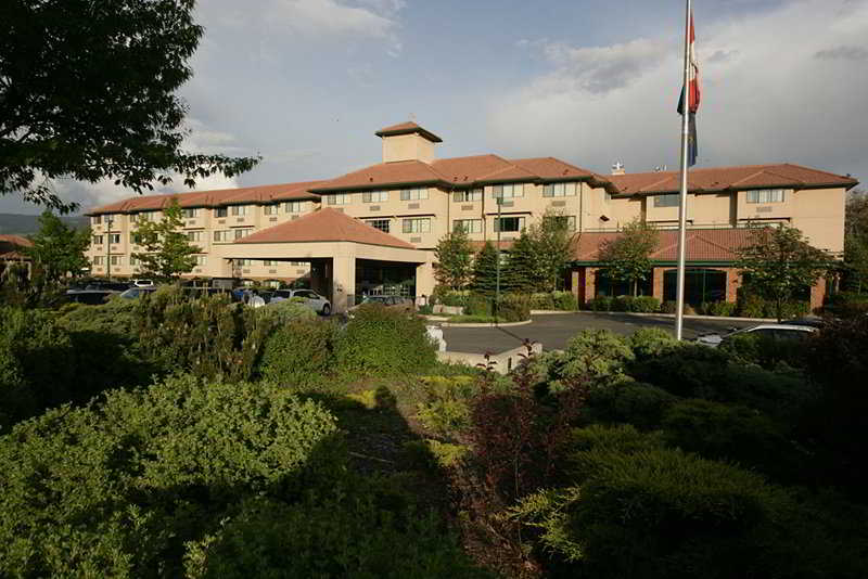 Отель Kelowna & Conference Centre