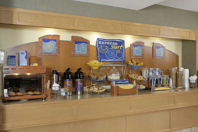 Отель Kelowna & Conference Centre