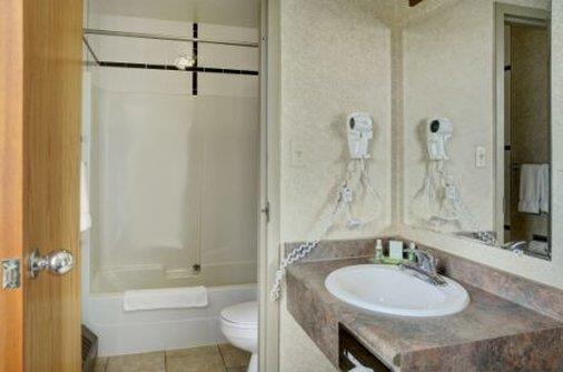 בית מלון כפרי Lakeview Inns & Suites  Hinton