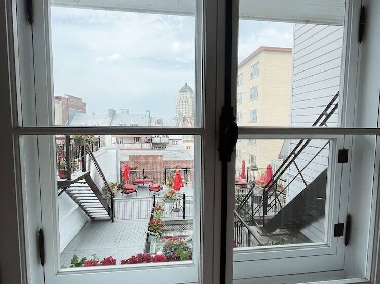 Отель Manoir D Auteuil