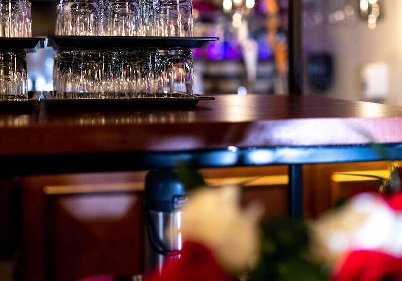 Отель Manoir D Auteuil