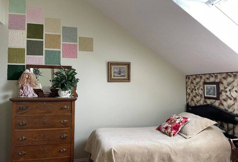 فندق Marshlands Inn