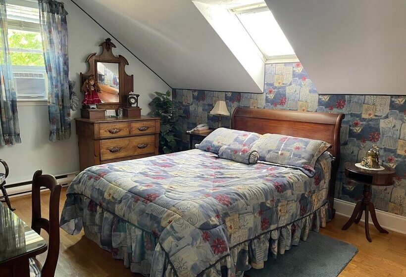 فندق Marshlands Inn