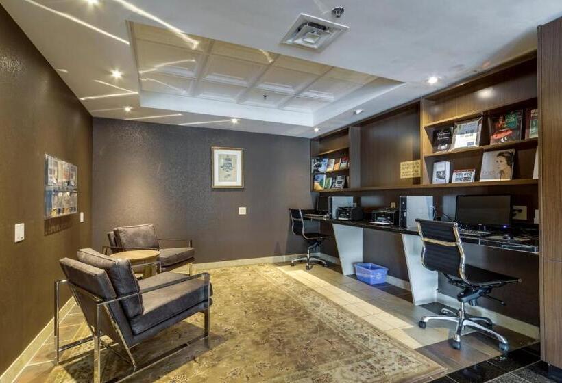 酒店 Monte Carlo Inn Airport Suites