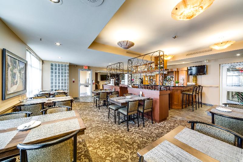 فندق Monte Carlo Inn Oakville Suites