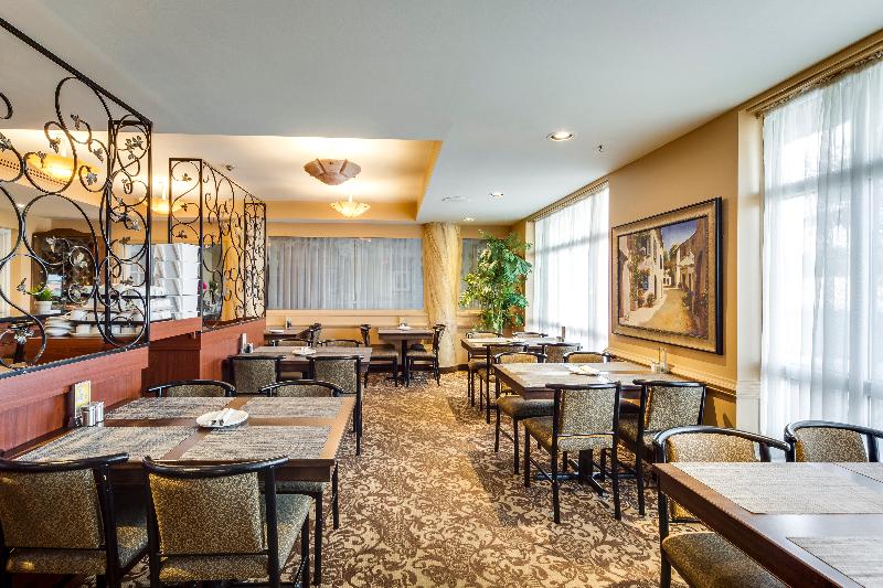 فندق Monte Carlo Inn Oakville Suites