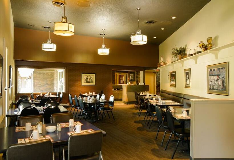 فندق Morden Motor Inn