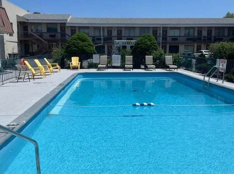 酒店 Niagara Lodge & Suites