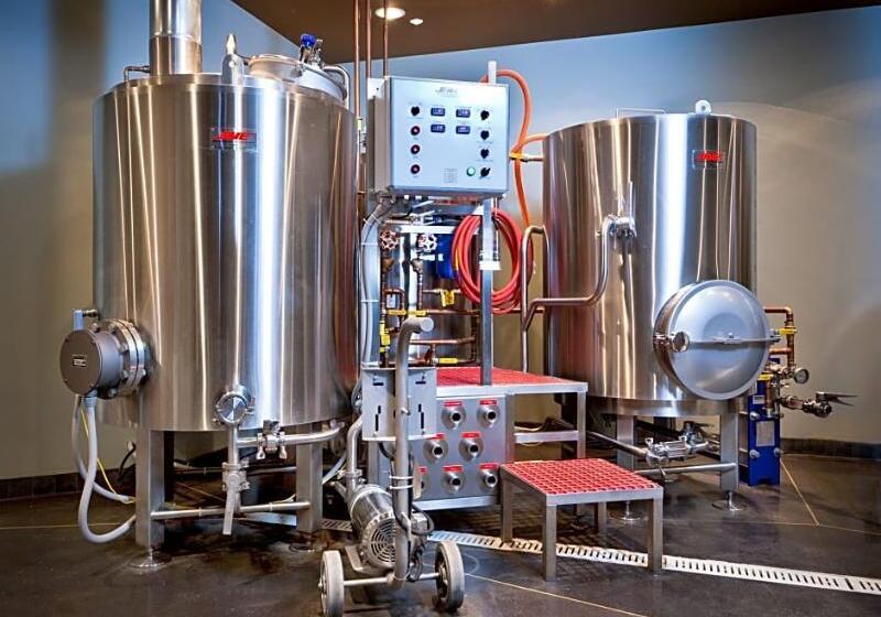 فندق Days Inn & Conference Centre By Wyndham Camrose Norsemen