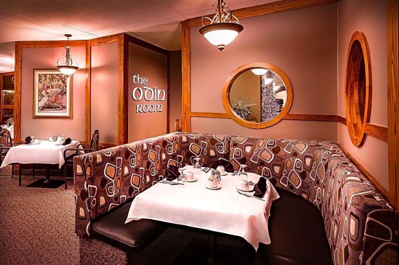 בית מלון כפרי Days Inn & Conference Centre By Wyndham Camrose Norsemen