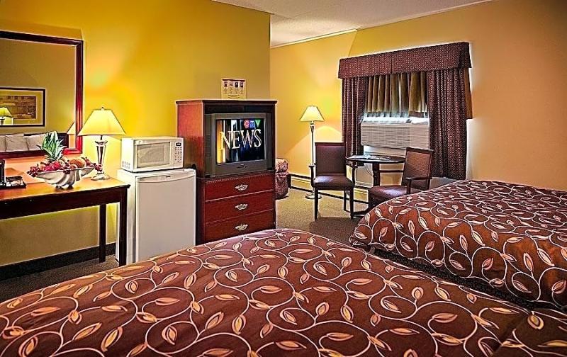 فندق Days Inn & Conference Centre By Wyndham Camrose Norsemen