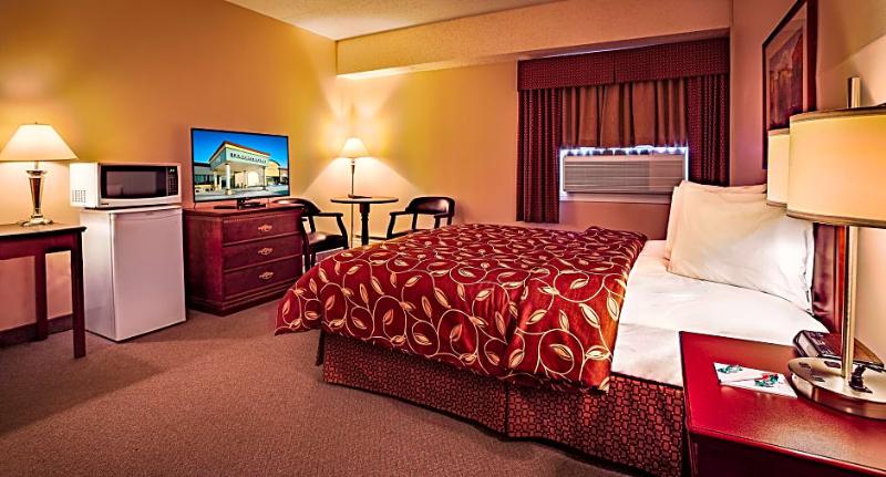 فندق Days Inn & Conference Centre By Wyndham Camrose Norsemen