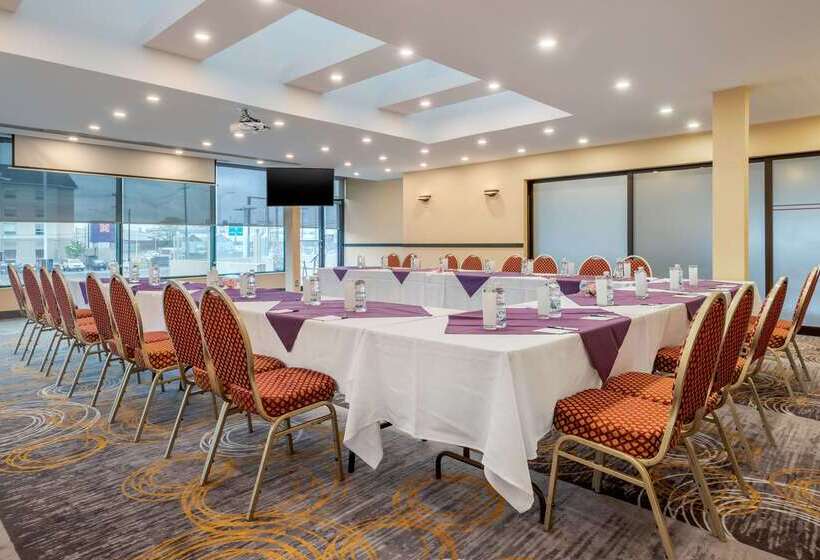 Quality Hotel Dorval Aeroport