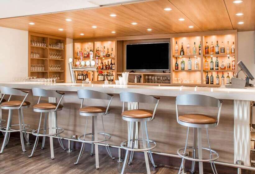 Quality Hotel Dorval Aeroport