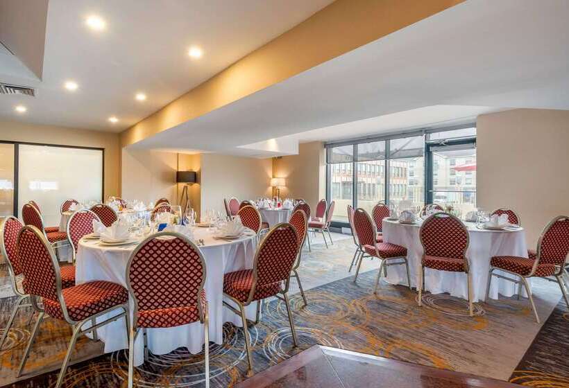 Quality Hotel Dorval Aeroport