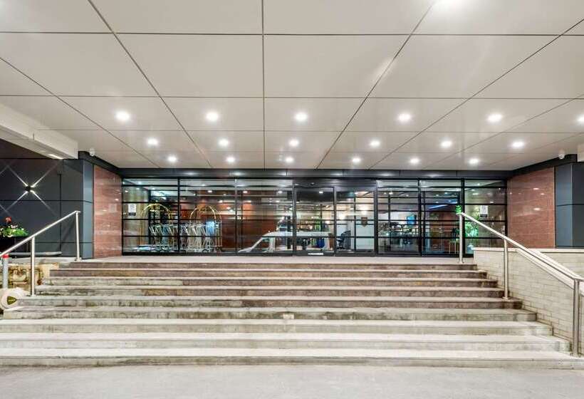 Quality Hotel Dorval Aeroport