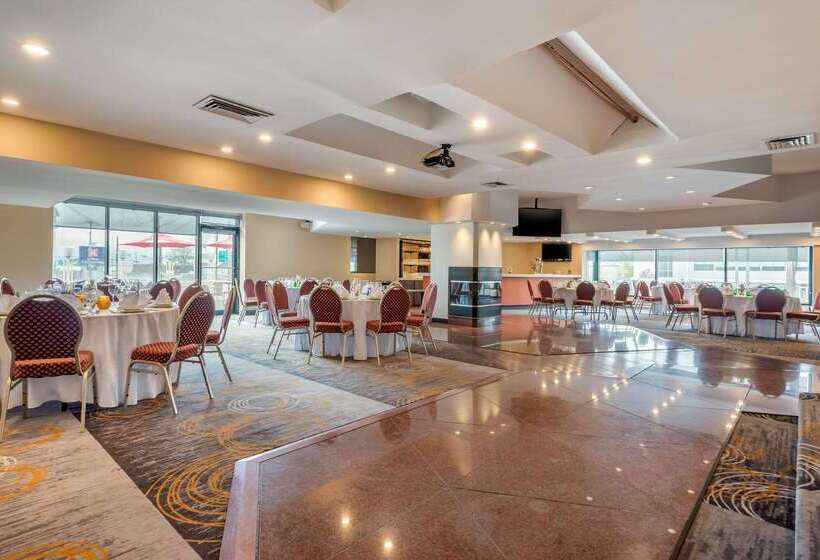 Quality Hotel Dorval Aeroport