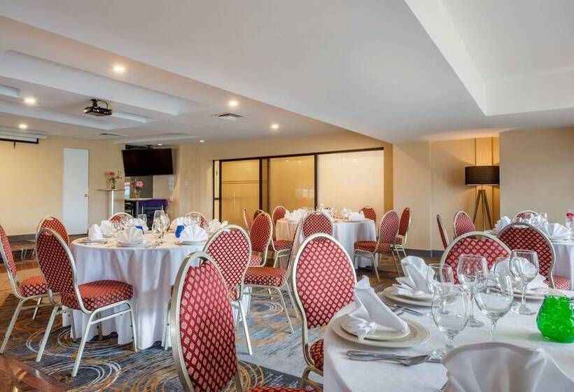 Quality Hotel Dorval Aeroport
